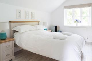 The Coach House at Lower Coombe Royal- Family/Dogs - 8