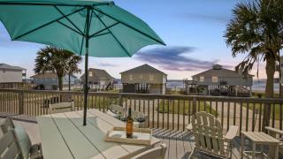 NEW ~Cozy Chic Beachside Bungalow~ STEPS TO BEACH - Galveston - 9