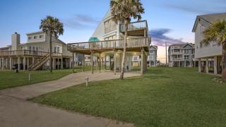 NEW ~Cozy Chic Beachside Bungalow~ STEPS TO BEACH - 4
