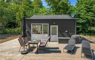 Charming Home In Østermarie With 2 Bedrooms And Wifi - 3