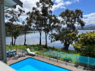 Anchorage Waterfront Retreat - 5