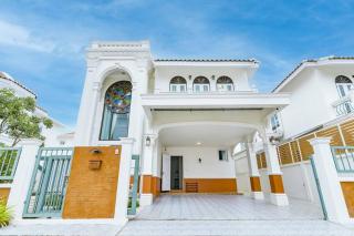 Phuket's unique Sino-style villa with private pool - 9