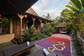 Kawan Antique Ubud Villa - 6
