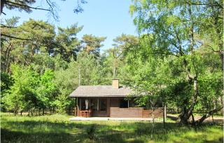 A Nice Home In Nexø With 3 Bedrooms - Neksø - 3