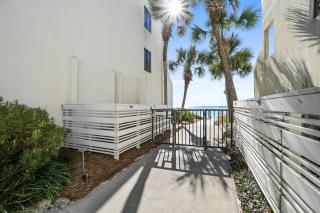 30A Emerald Hill Beach Resort by Panhandle Getaways - Santa Rosa Beach - 4