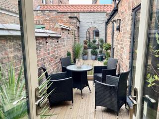 Stay at No 4 York Centre - 6