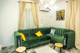 Live By The Water 2-Bed-Apt With FAST Wi-Fi And Secured - Amuwo - 9