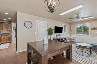 Smart Comfort 2 bed 2 bath near College of Idaho - Caldwell - 1