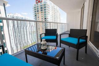 Bright and Cozy 1 BR dntwn Paradise, All new with parking - 5