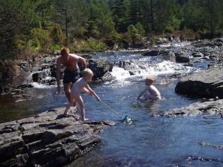 Alone In The Woods With Your Own River Nearby - Fitjar - 3