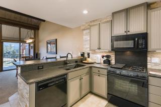 Tamarron Gambel Oak 739 - Summit Style - Durango CO - 2