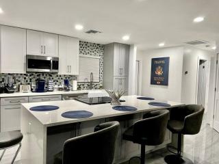 Home in West Palm Beach, FL -Ware - 6