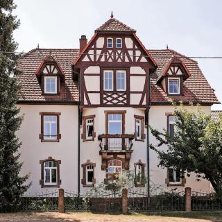 Charmante, großzügige Ferienwohnung Villa Fleurie - Bretten - 0