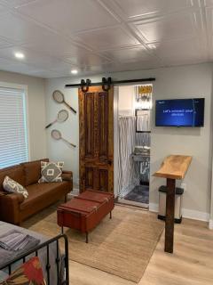 Refined Studio New Construction 1 Mile From Town - Pittsburgh - 0