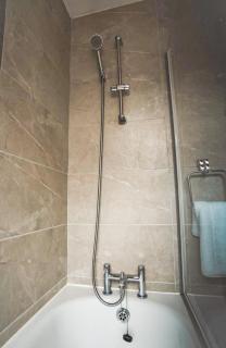 Cosy affordable digs near Coventry City Centre sleeps5 with FREE parking - 2