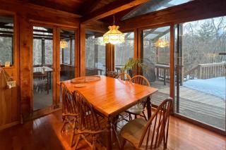Newfane Hill Retreat - 9