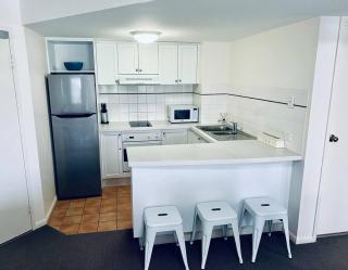 Gold Coast Calypso Resort, Coolangatta Beach - 6