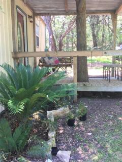 The Studio at Creekside Camp & Cabins - Marble Falls - 2