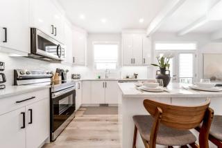 Nordic Retreat, 4BR, Min to WEM & DT, AirCon & Fireplace, Sleeps 10! - 9