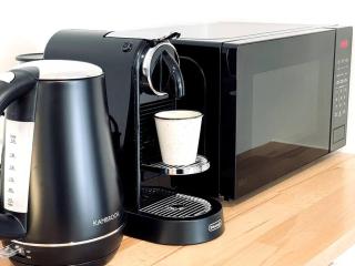 Modern Studio with Mountain View and Near Airport & CBD - 4