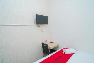 RedDoorz near Flyover Arjosari Malang - Malang - 4