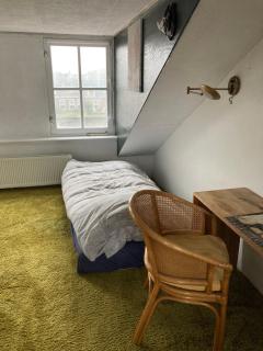 Luc's place, Waterbed grote kamer - Zoeterwoude - 8