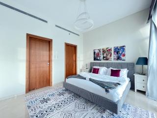 Trophy Stays - Vibrant Work-Friendly Studio in Business bay - 5