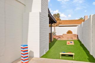 4BR Home with Pool and BackYard Oasis, Yard Games, AC - 3