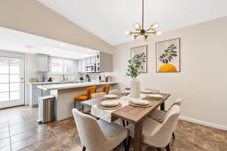 4BR Home with Pool and BackYard Oasis, Yard Games, AC - 1