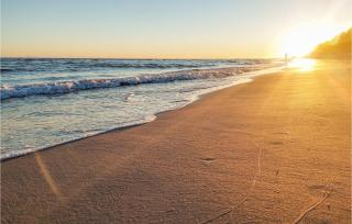 Gorgeous Apartment In Jezierzany - 4