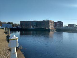 Loft Apartment w River Views - Salisbury - 3