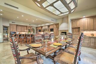 Paradise Valley Villa with Luxe Pool and Outdoor Games - Scottsdale - 4
