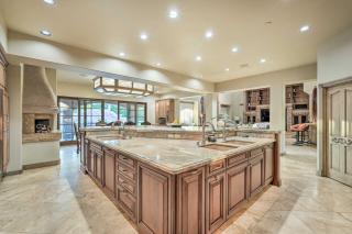 Paradise Valley Villa with Luxe Pool and Outdoor Games - Scottsdale - 2