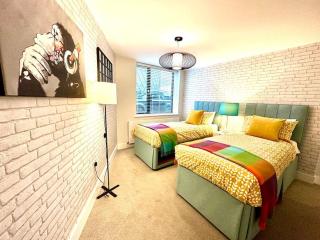 Super Modern New 2 Bedroom Apartment - Next to the Beach - Great Location - Fast WiFi - Smart TV - sleeps up to 4! Close to Purbeck, Corfe Castle, Sandbanks, Poole & Bournemouth - 7