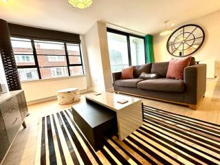 Super Modern New 2 Bedroom Apartment - Next to the Beach - Great Location - Fast WiFi - Smart TV - sleeps up to 4! Close to Purbeck, Corfe Castle, Sandbanks, Poole & Bournemouth - 5