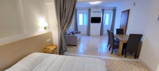 Athens Plaka Family Suites - Atene - 1