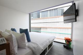 S Box Sukhumvit Hotel - Banguecoque - 5
