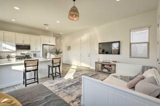 2 Mi to State Farm Stadium! Phoenix Casita - 9