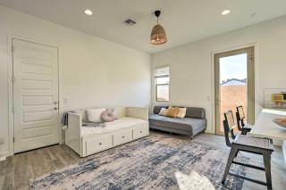 2 Mi to State Farm Stadium! Phoenix Casita - 7