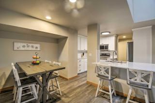 Luxurious Tacoma Retreat with Quartz Countertops! - 5