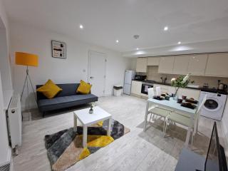 zDNU 2 Bedroom Apartment ReeAni Stays - Uxbridge - 0
