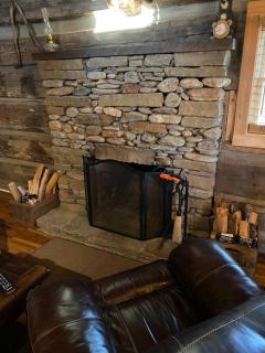 1850’s Settlers Cabin at Wethero Ridge & Theater - Hendersonville - 3