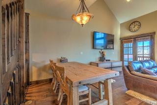 5-Star Finishings Townhome, Minutes from World Class Ski Resorts, Hot Tub home - 2