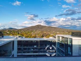 CBD High level City View 1BR Apt Free parking - Canberra - 4