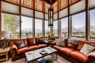 Epic Lake and Mountain Views from this private home! home - 0