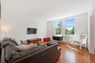 Ealing Broadway - Lovely 2-bedroom flat with offstreet parking - 7