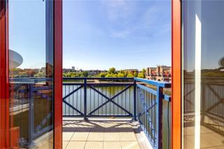 City Riverview Apartment with Parking - Londra - 6