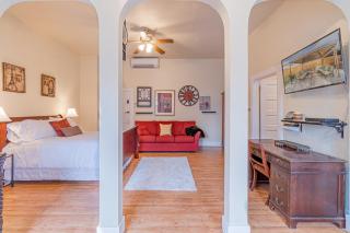 Rustic Studio walking distance to Downtown - Reno - 0