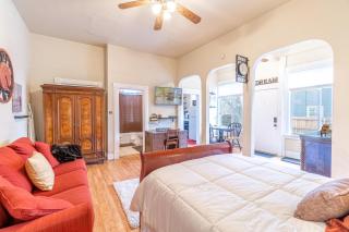 Rustic Studio walking distance to Downtown - Reno - 6