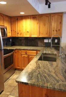 Whistler Steps to Village Sleeps 8 + Jacuz + Park - 3